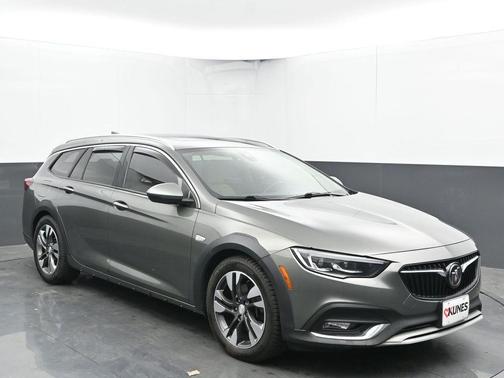 2018 Buick Regal TourX Essence