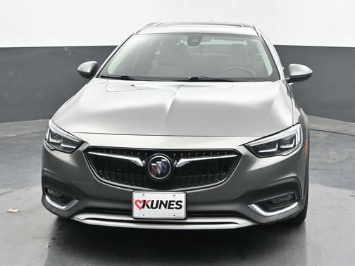 2018 Buick Regal TourX Essence