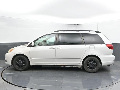 2005 Toyota Sienna 