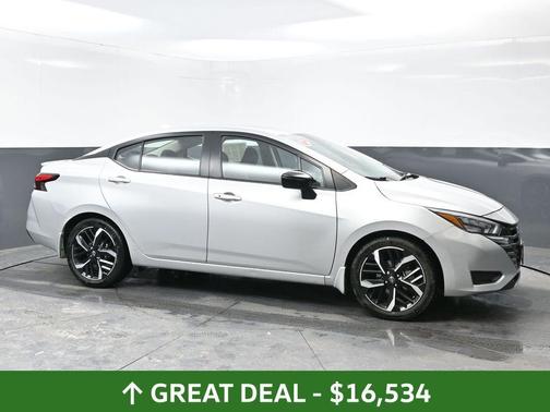 Brilliant Silver Metallic 2023 Nissan Versa 1.6 SR