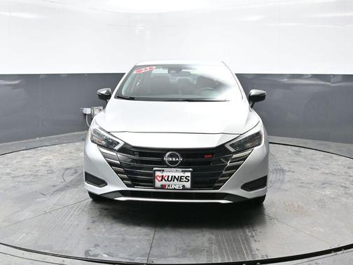 2023 Nissan Versa 1.6 SR