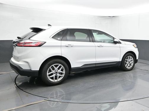 Oxford White 2024 Ford Edge SEL