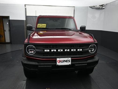 Ruby Red Metallic Tinted Clearcoat 2026 Ford Bronco Big Bend