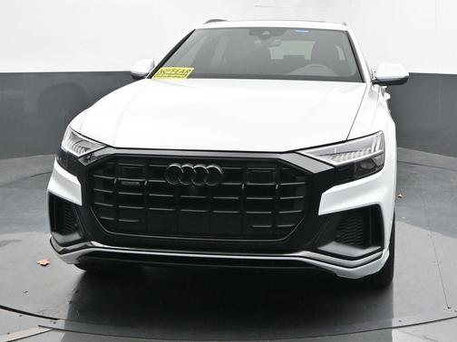 2022 Audi Q8 55 Premium Plus