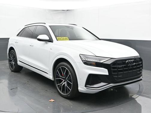 2022 Audi Q8 55 Premium Plus
