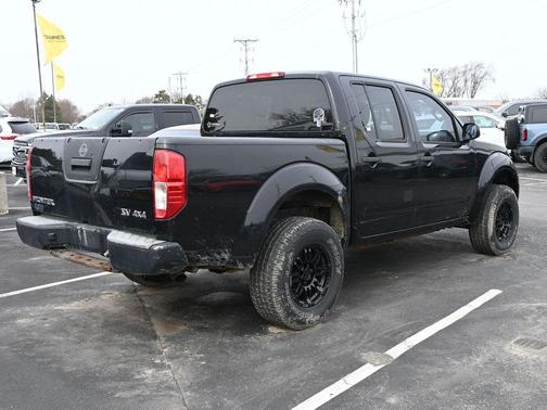 Super Black 2014 Nissan Frontier SV