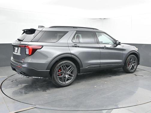 Carbonized Gray Metallic 2026 Ford Explorer Platinum