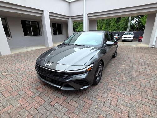 Amazon Gray 2024 Hyundai ELANTRA SEL