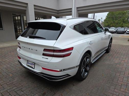 Uyuni White 2026 Genesis GV80 3.5T