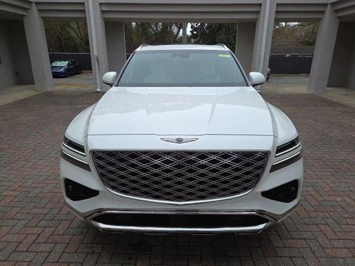 Uyuni White 2026 Genesis GV80 3.5T