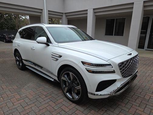 Uyuni White 2026 Genesis GV80 3.5T