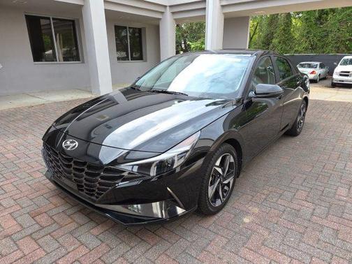 Onyx Black 2023 Hyundai ELANTRA Limited