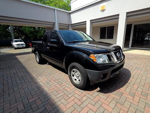 Magnetic Black Pearl 2019 Nissan Frontier S