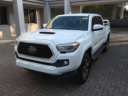 Super White 2018 Toyota Tacoma TRD Sport