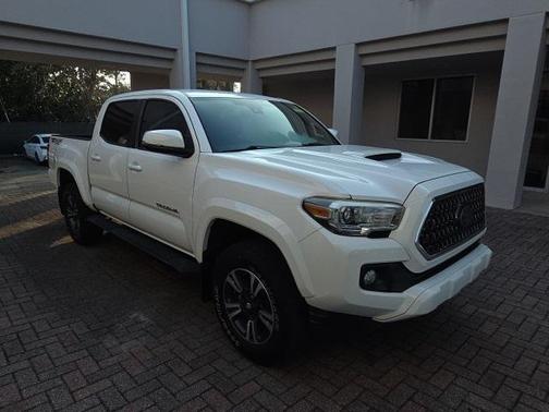 Super White 2018 Toyota Tacoma TRD Sport