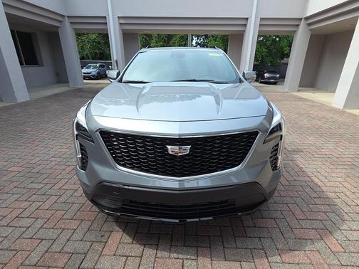 Argent Silver Metallic 2023 Cadillac XT4 Sport