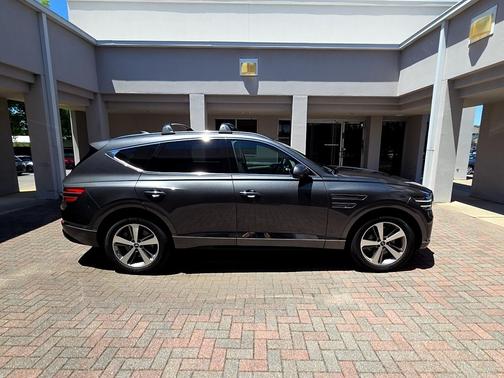Himalayan Gray 2023 Genesis GV80 2.5T