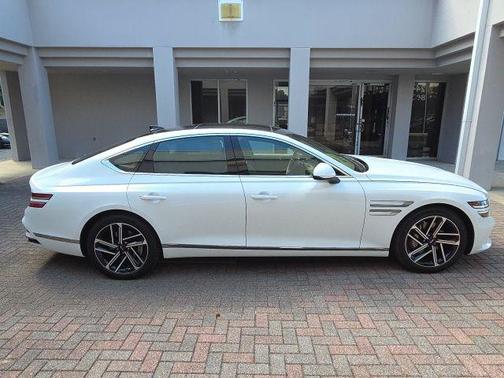 Uyuni White Pearl 2026 Genesis G80 2.5T Advanced AWD