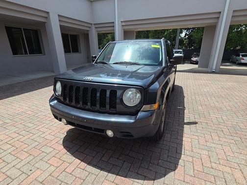 Maximum Steel Metallic Clearcoat 2014 Jeep Patriot Sport