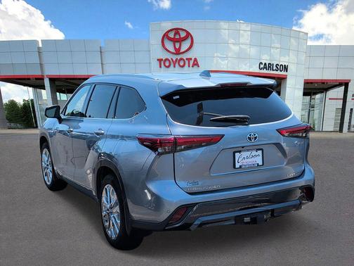 Moon Dust 2021 Toyota Highlander Hybrid Limited