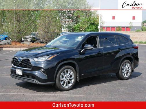 Midnight Black Metallic 2022 Toyota Highlander Hybrid Limited