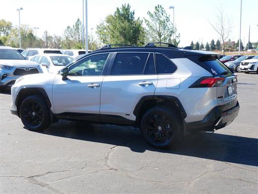 2022 Toyota RAV4 Hybrid SE