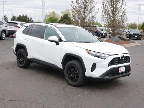 Ice Cap 2024 Toyota RAV4 XLE