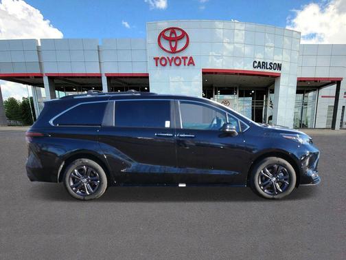 2024 Toyota Sienna Woodland Edition