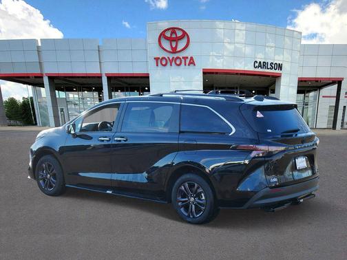 2024 Toyota Sienna Woodland Edition