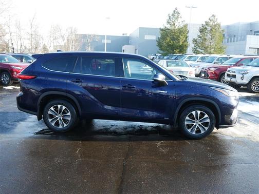 2021 Toyota Highlander Hybrid XLE