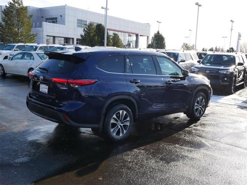 2021 Toyota Highlander Hybrid XLE