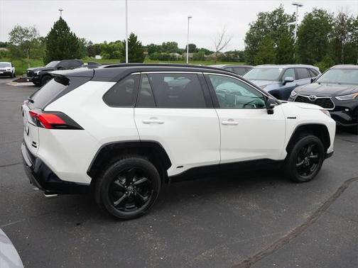 2021 Toyota RAV4 Hybrid SE