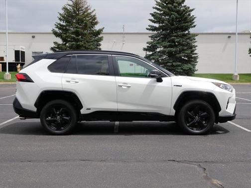 2021 Toyota RAV4 Hybrid SE