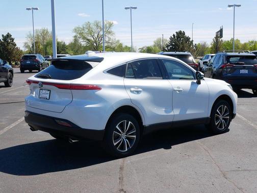 Wind Chill Pearl 2024 Toyota Venza LE