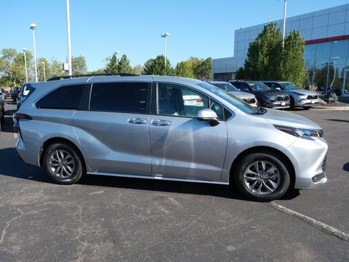 Celestial Silver Metallic 2025 Toyota Sienna XLE