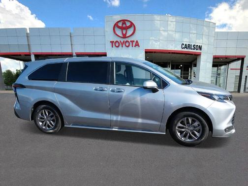 Celestial Silver Metallic 2025 Toyota Sienna XLE