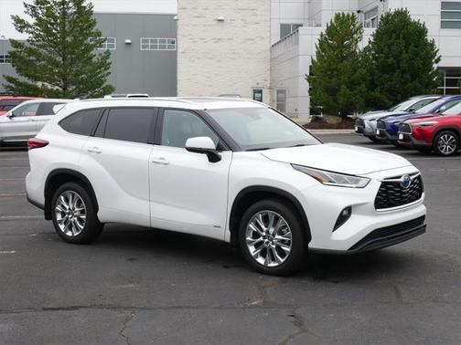 2022 Toyota Highlander Hybrid Limited