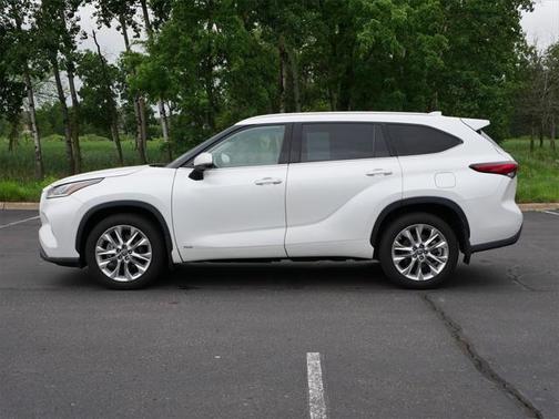 2022 Toyota Highlander Hybrid Limited