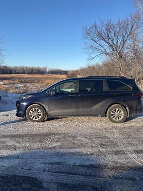 2025 Toyota Sienna XLE