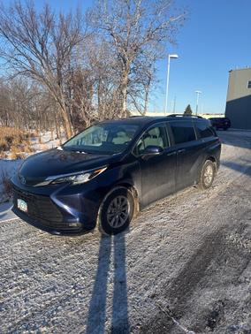 2025 Toyota Sienna XLE
