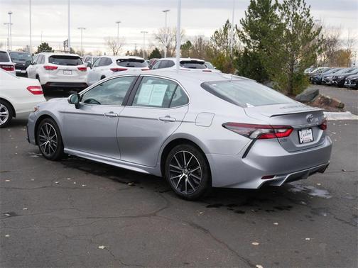 2024 Toyota Camry SE