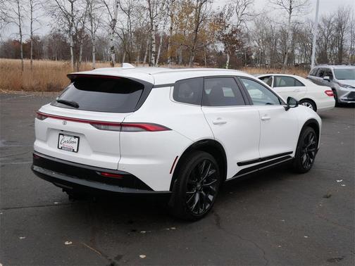 2025 Toyota Crown Signia Limited