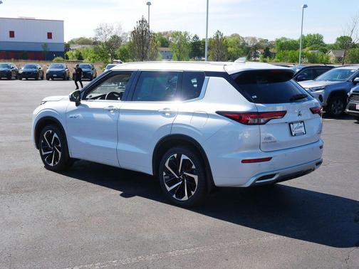 White Diamond 2023 Mitsubishi Outlander PHEV SEL