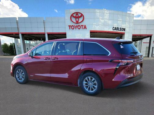2021 Toyota Sienna LE