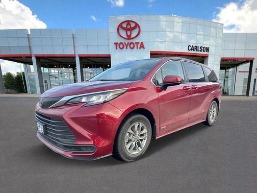 2021 Toyota Sienna LE