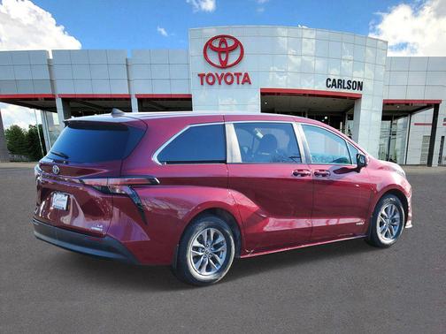 2021 Toyota Sienna LE
