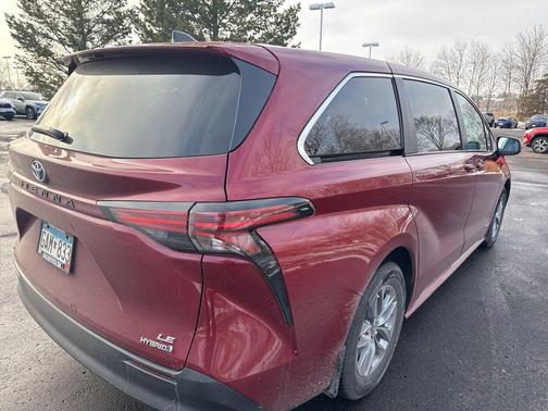 2021 Toyota Sienna LE