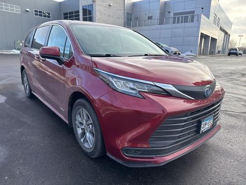 2021 Toyota Sienna LE