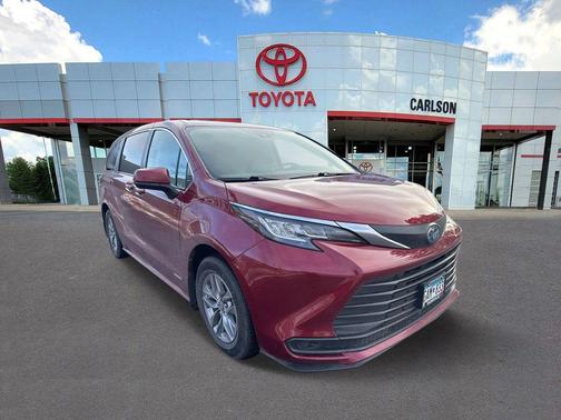 2021 Toyota Sienna LE