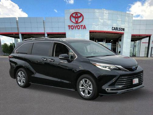 Midnight Black Metallic 2022 Toyota Sienna Platinum